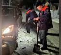 Ефремовские спасатели вызволили автомобиль местной жительницы из снежного плена