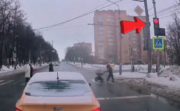 На ул. Первомайской водитель не захотел стоять на красный сигнал светофора