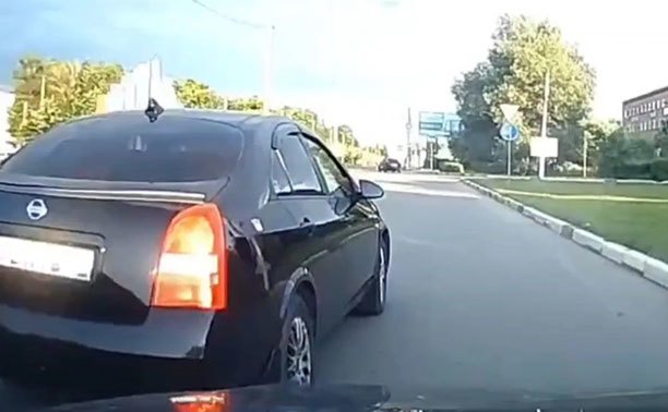 В Новомосковске водители не смогли поделить перекресток
