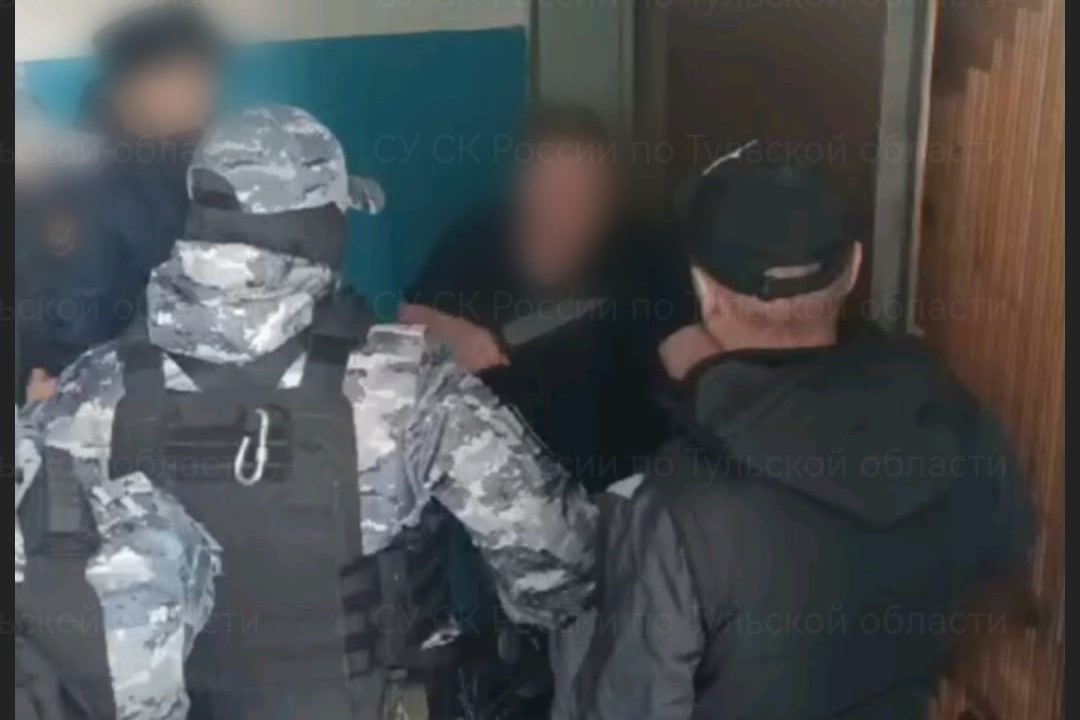 Тулячка дважды ударила пристава ножом: дело передано в суд 