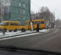 В Новомосковске маршрутную «Газель» занесло в столб
