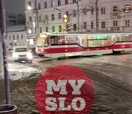 Стала известна причина схода трамвая с рельсов на Советской 