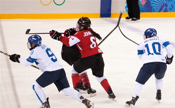 Спецкор Myslo побывала на женском хоккейном матче Канада-Финляндия