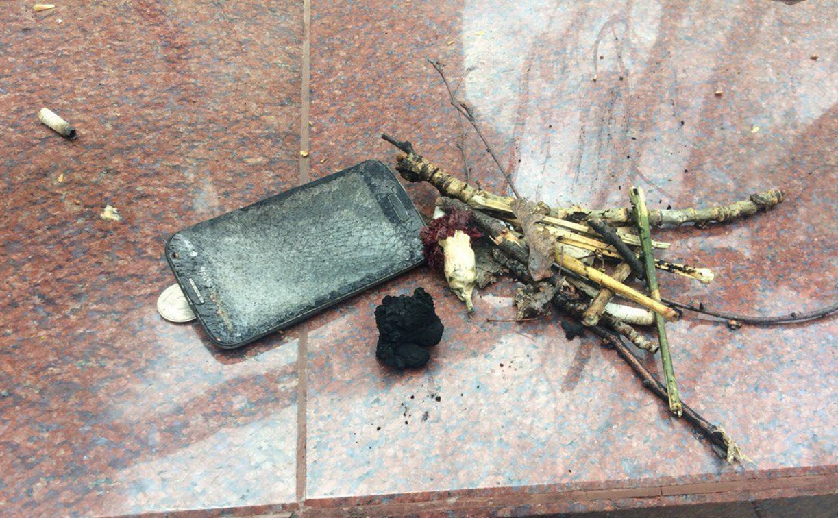 В Туле газовики вытащили из Вечного огня смартфон