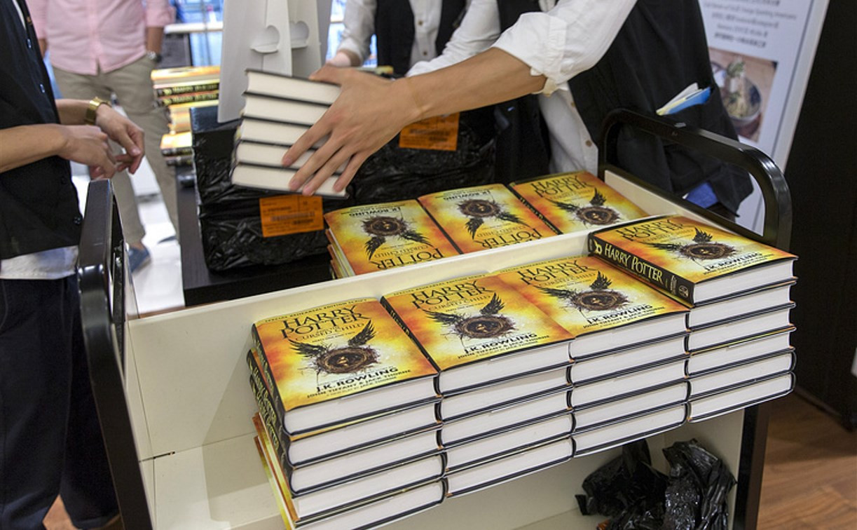В России началась продажа восьмой книги о Гарри Поттере