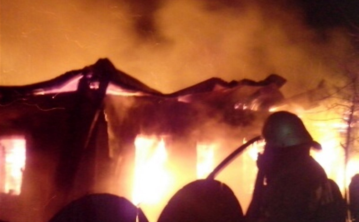 В Тульской области дотла сгорел дом