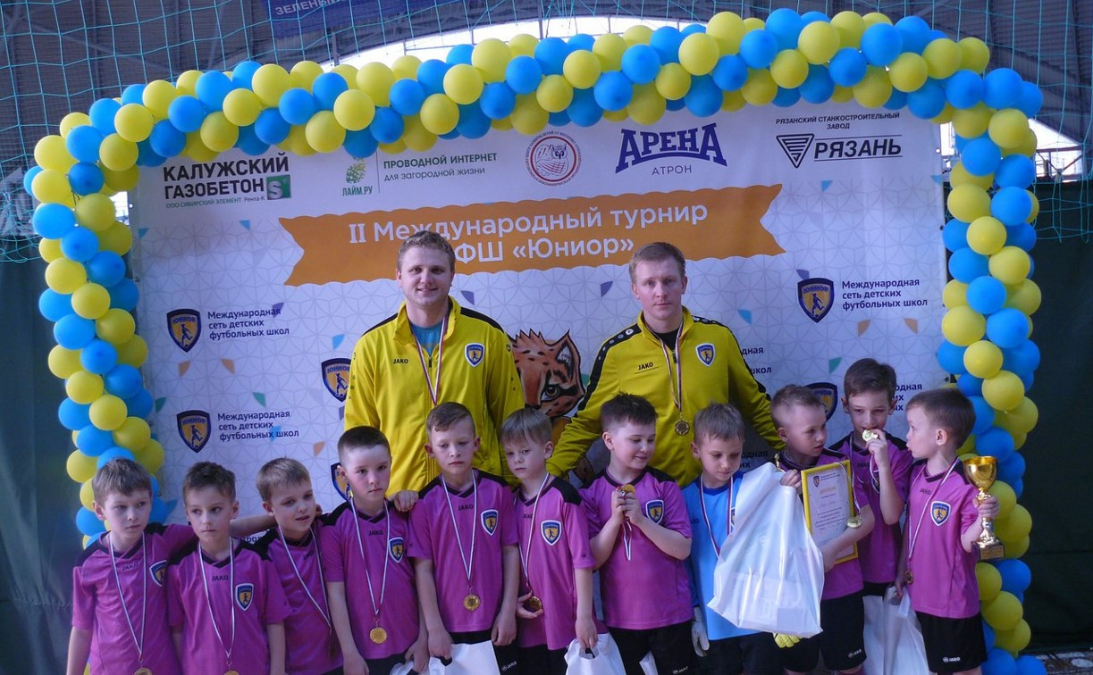 Юные футболисты из Тулы успешно выступили на соревнованиях в Рязани