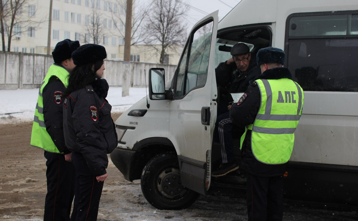 Сотрудники тульского УГИБДД выявили 35 нарушений в работе общественного транспорта