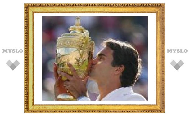 Федерер в пятый раз подряд выиграл Уимблдон