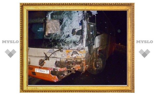 В Тульской области пассажирский автобус протаранил грузовую ГАЗель