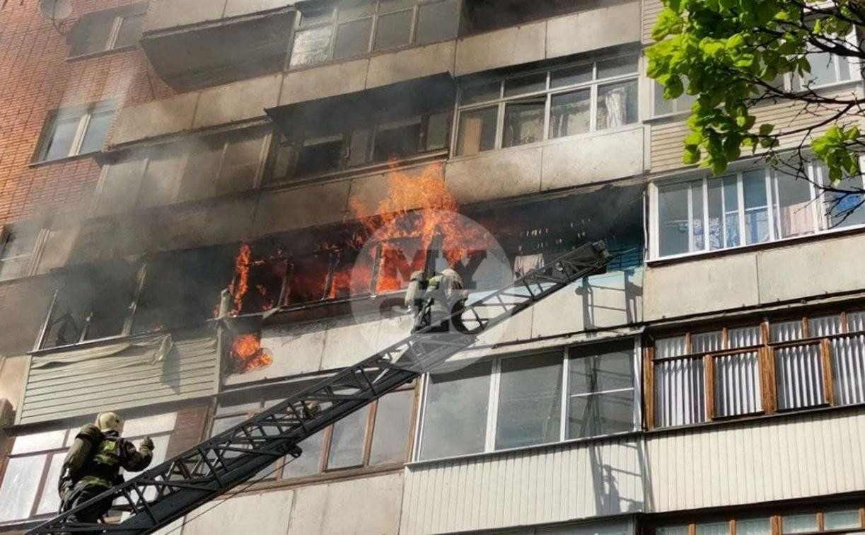 На ул. Ложевой в Туле загорелась квартира