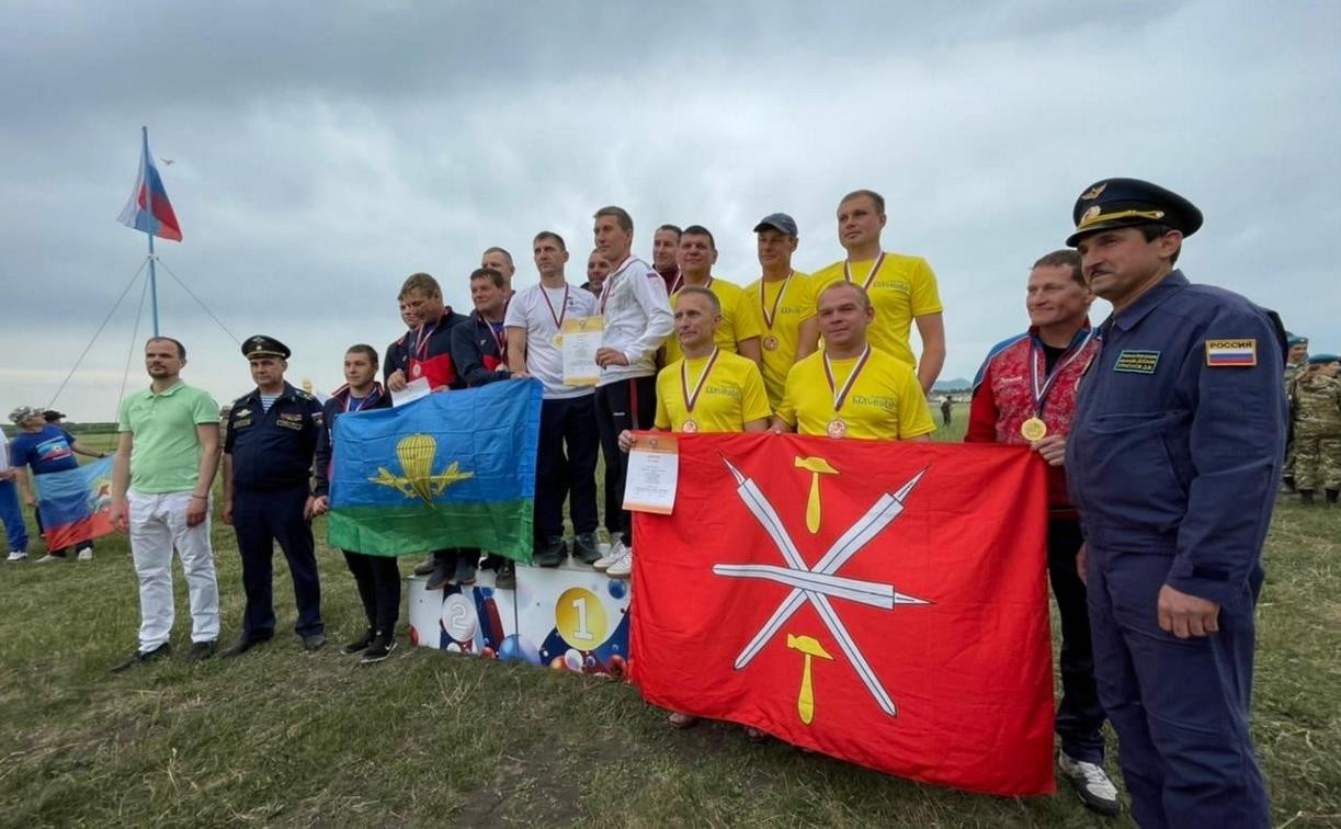 Туляки выступили на чемпионате России по парашютному спорту
