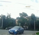 На пр. Ленина водитель резво проскочил через двойную сплошную