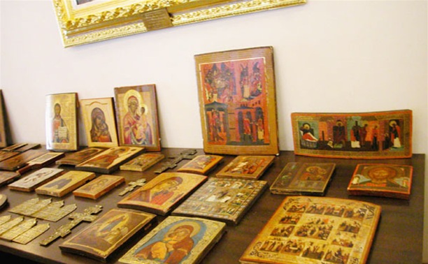 В Скуратово женщина украла две иконы XVII века