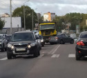 На улице Рязанской пробка из-за ДТП с грузовиком