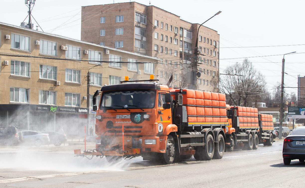 Уборка в городе: коммунальщики вывезут с тульских улиц десятки тысяч тонн песка