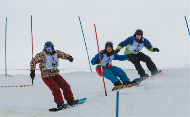 Горнолыжники и сноубордисты закрыли сезон "Весенним загаром – 2015"