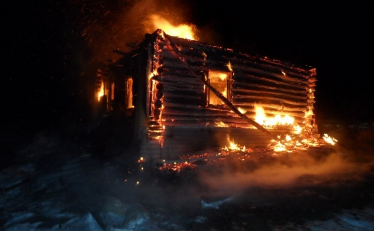 На пожаре в посёлке Ханино погибла пенсионерка