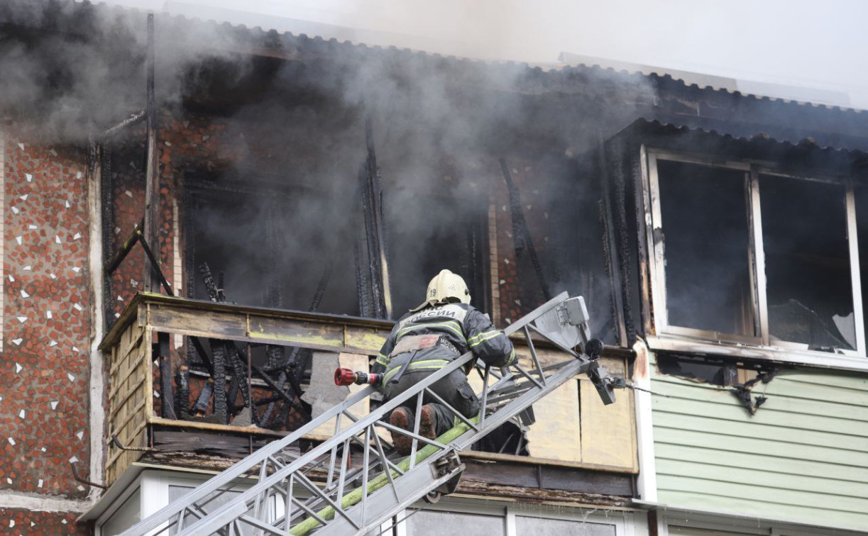При пожаре в пятиэтажке на Зеленстрое погибли мужчина и женщина