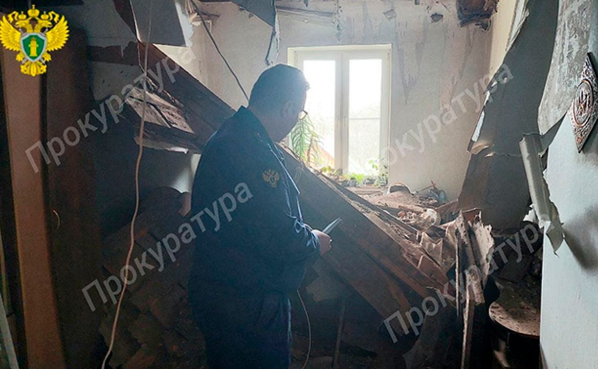 В Тульской области в многоквартирном доме рухнул потолок: прокуратура проводит проверку