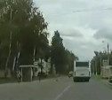 Момент наезда автобуса на 10-летнюю девочку в Туле попал на видео