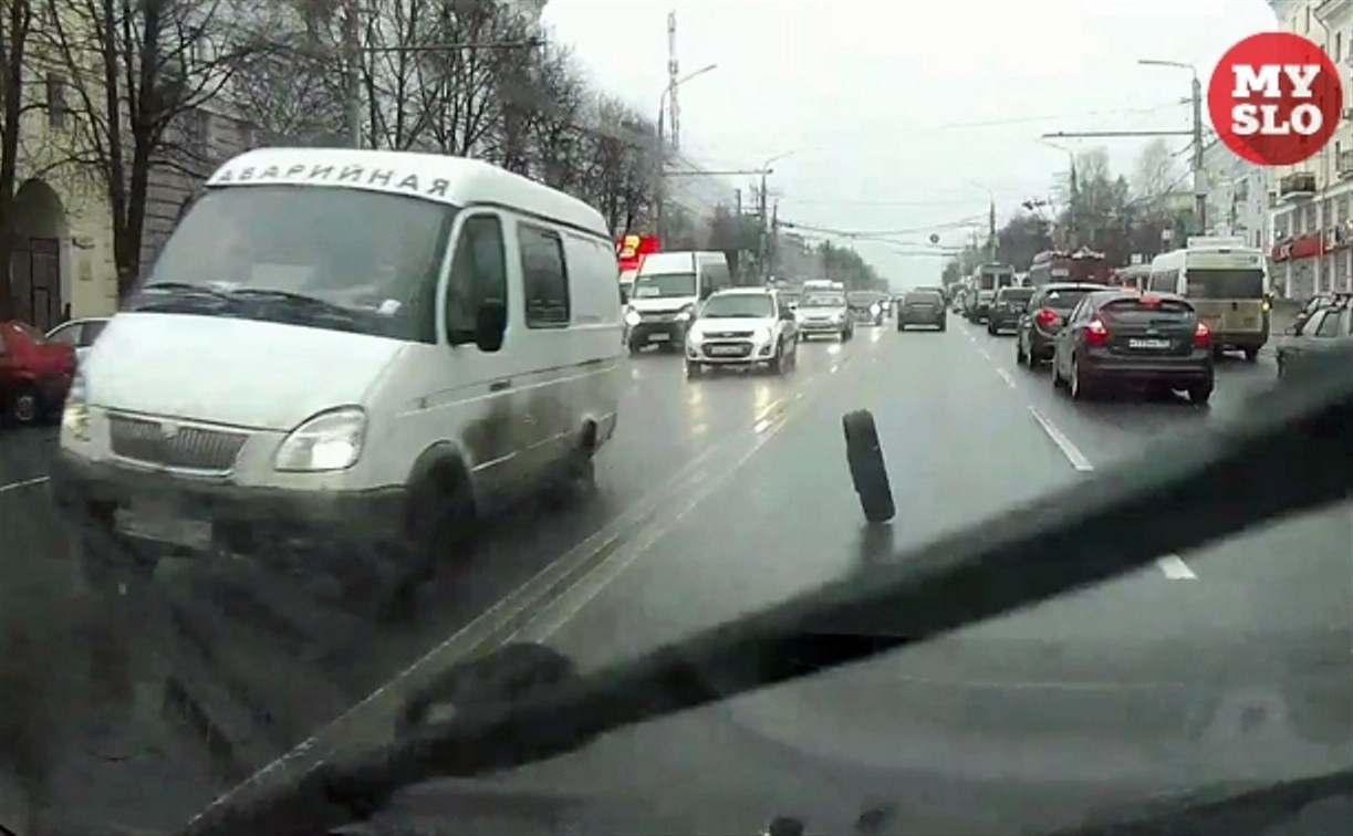 ДТП на проспекте Ленина: видеорегистратор снял летящее навстречу колесо