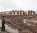 Жители деревни Тихвинка: «Неработающая канализация в ЖК «Скуратовский» отравляет воздух и загрязняет пруд»