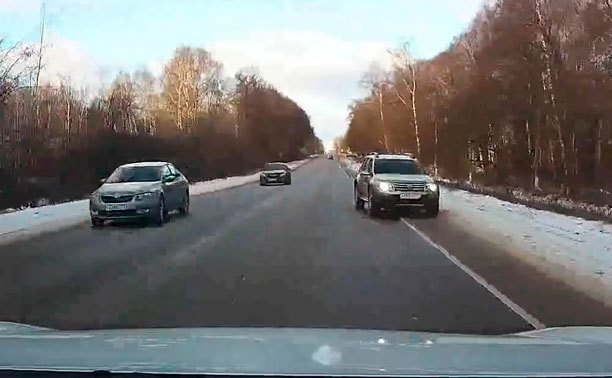 В Узловском районе Renault Duster выскочил на встречную обочину