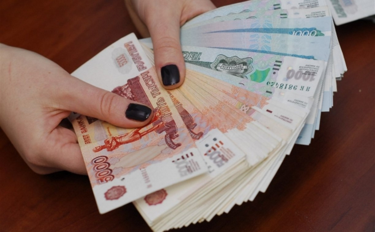 В Новомосковске адвокат хотела «отмазать» клиента за полмиллиона рублей