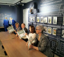Владимир и Екатерина Толстые погасили почтовые марки в честь 100-летия музея «Ясная Поляна»
