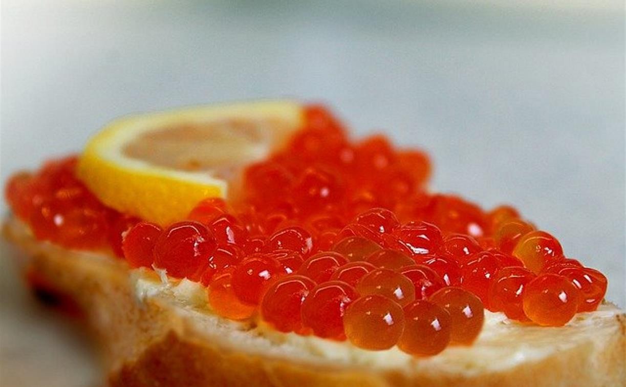 В красной икре пяти торговых марок нашли кишечную палочку