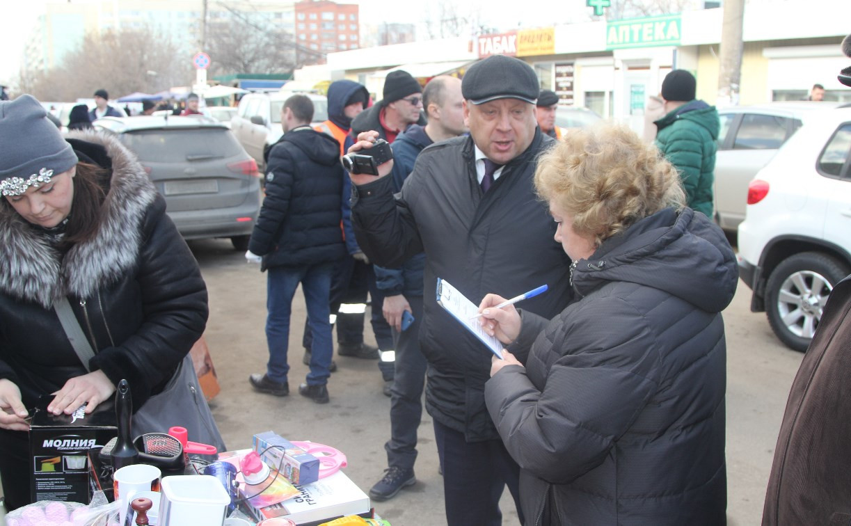 На ул. Плеханова в Туле оштрафовали более 20 нелегальных торговцев