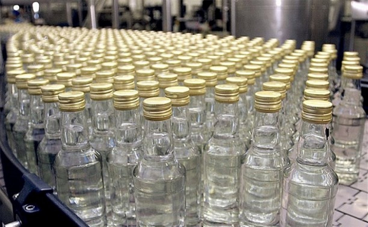 В российских магазинах подешевела водка