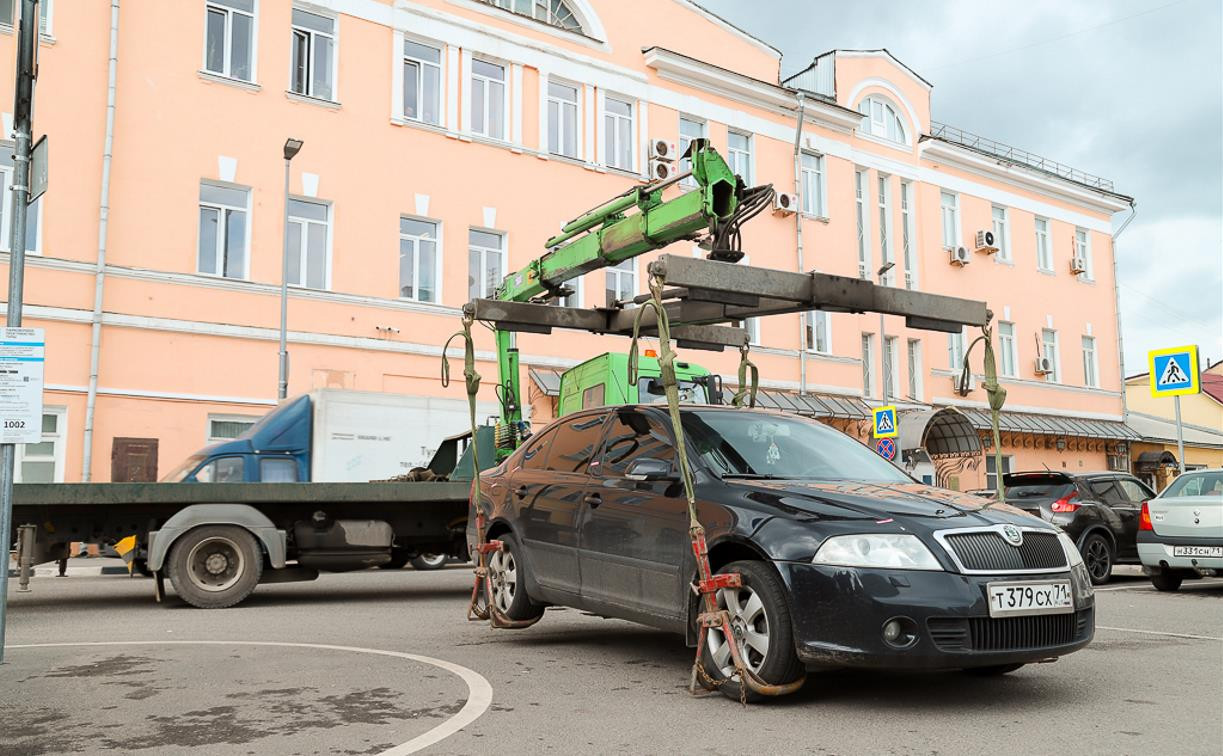 В Туле за нарушение парковки эвакуировали более 3000 машин - Новости Тулы и  области - MySlo.ru