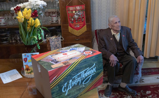 В Тульской области ветераны Великой Отечественной войны получают поздравления и подарки ко Дню Победы