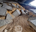 Под Рязанским путепроводом в Туле вымыло тонну песка из откоса