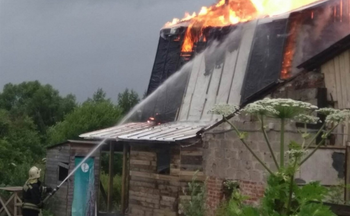 В деревне Торхово сгорел дом