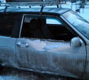 В Ефремове рухнувший с крыши снег повредил припаркованный автомобиль 