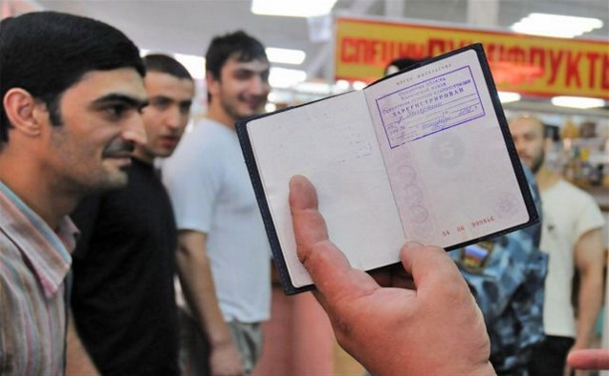 Тулячку оштрафовали на 100 тысяч рублей за фиктивную прописку двух мигрантов