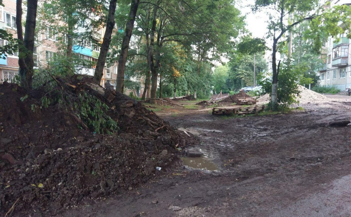 Благоустройство в Туле: Подрядчики раскопали двор и бросили 