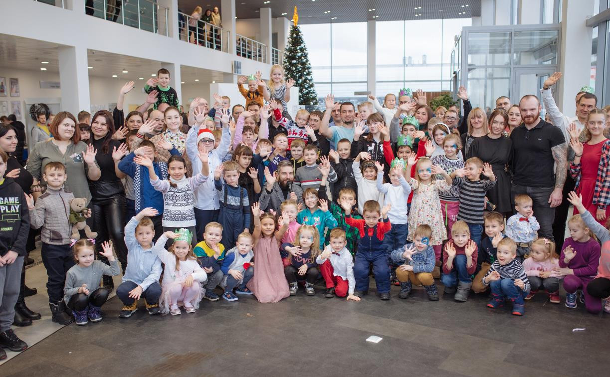 В автосалоне Hyundai «Автоимпорт» в Заречье прошла детская Новогодняя ёлка