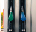 Аналитики подсчитали, сколько бензина можно купить на месячную зарплату в Туле