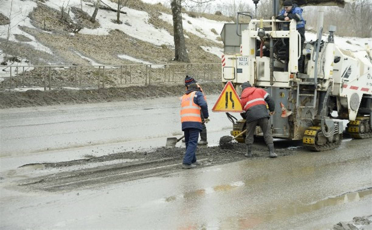 В Туле пять бригад дорожников ремонтируют дороги