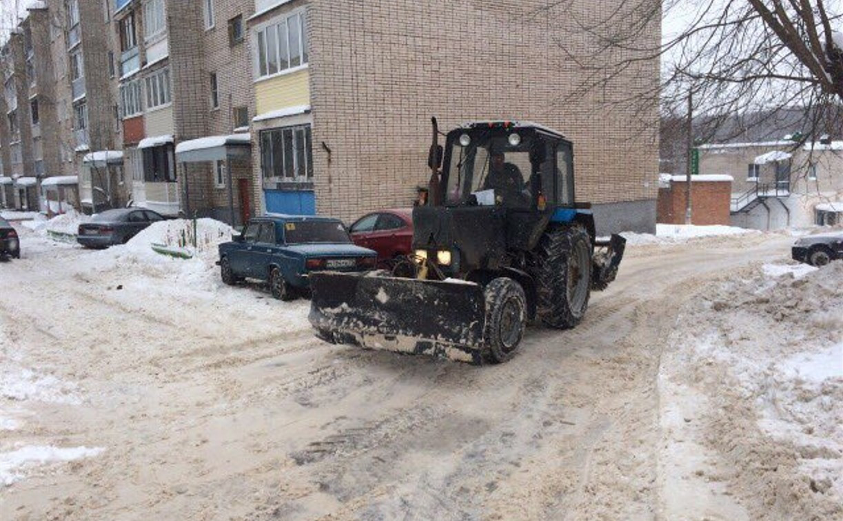 Тульские дороги от снега расчищают 103 единицы техники