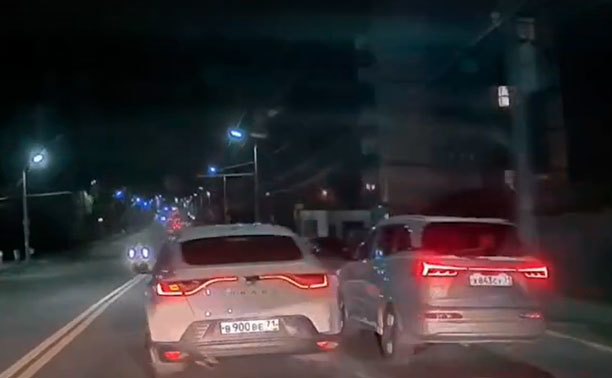 В Туле водитель показал «вечерний слалом»