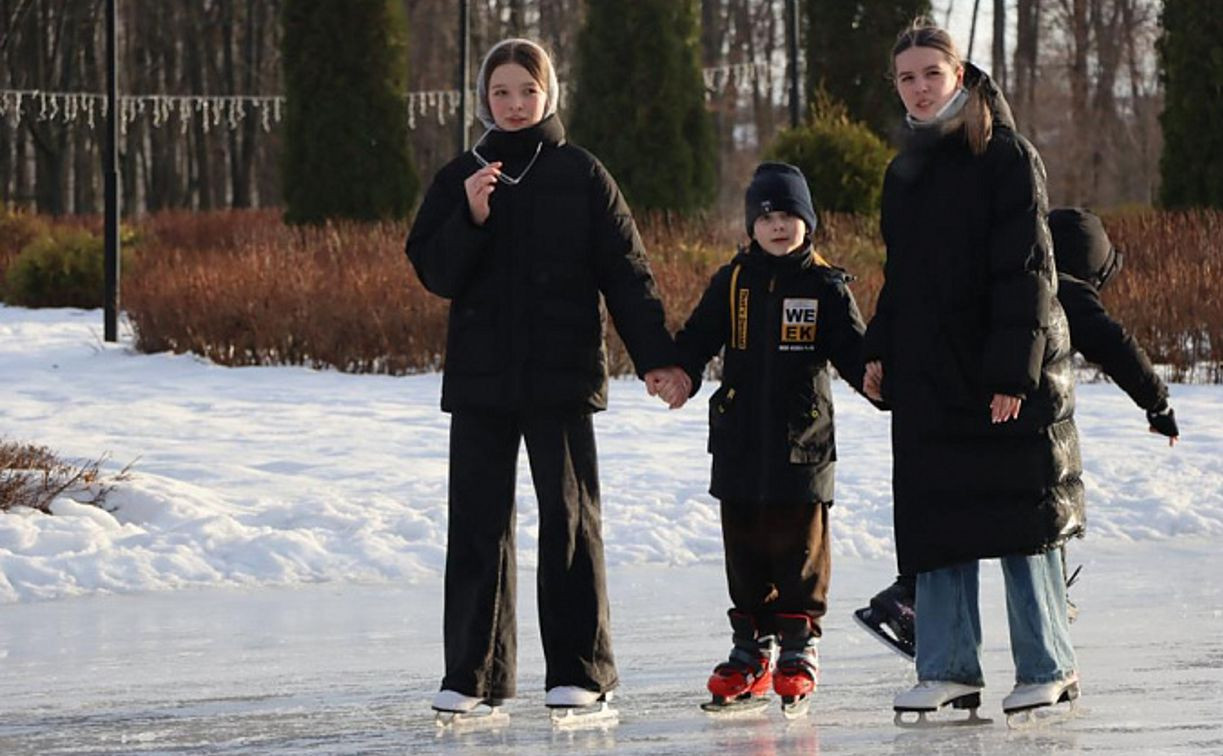 В Белоусовском парке Тулы открыли самый большой каток