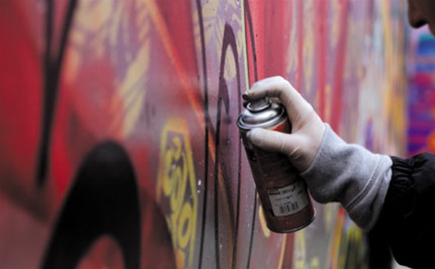На тульских улицах уже начали появляться граффити