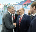 Дмитрий Миляев презентовал Геннадию Зюганову стенд Тульской области