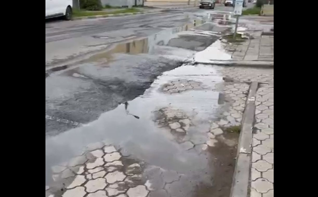 Тулячка: «По улице Жуковского три дня льется вода из колодца! Аварийные службы так и не приехали»