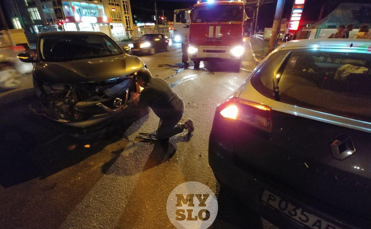 В аварии на улице Металлургов в Туле пострадала девушка